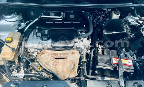 Sayi Na hannu Toyota RAV4 Azurfa Mota in Cotonou a Benin Sayi Na hannu Toyota RAV4 Azurfa Mota in Cotonou a Benin