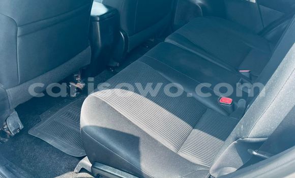 Sayi Na hannu Toyota RAV4 Azurfa Mota in Cotonou a Benin Sayi Na hannu Toyota RAV4 Azurfa Mota in Cotonou a Benin