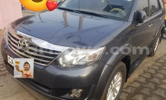 Sayi Na hannu Toyota RAV4 Azurfa Mota in Abomey Calavi a Benin