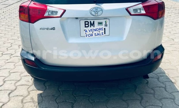 Ra Àlòkù Toyota RAV4 Silver Ọkọ̀ in Abomey Calavi ni Benin Ra Àlòkù Toyota RAV4 Silver Ọkọ̀ in Abomey Calavi ni Benin