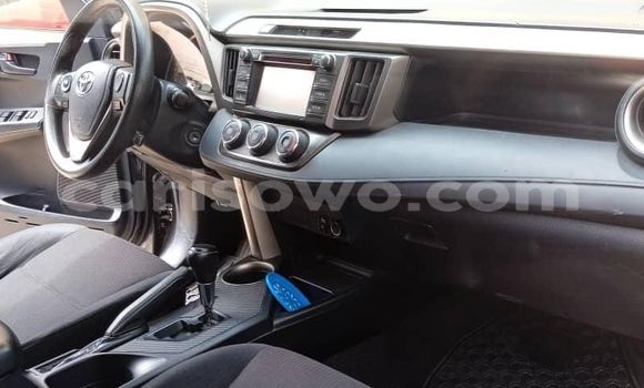 Sayi Na hannu Toyota RAV4 Brown Mota in Cotonou a Benin Sayi Na hannu Toyota RAV4 Brown Mota in Cotonou a Benin