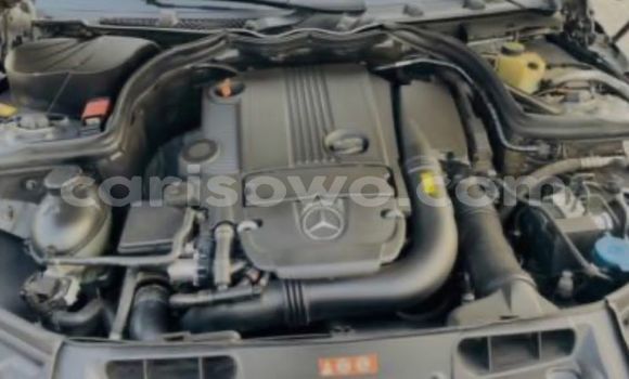 Ra Àlòkù Mercedes-Benz C-Classe funfun Ọkọ̀ in Cotonou ni Benin Ra Àlòkù Mercedes-Benz C-Classe funfun Ọkọ̀ in Cotonou ni Benin