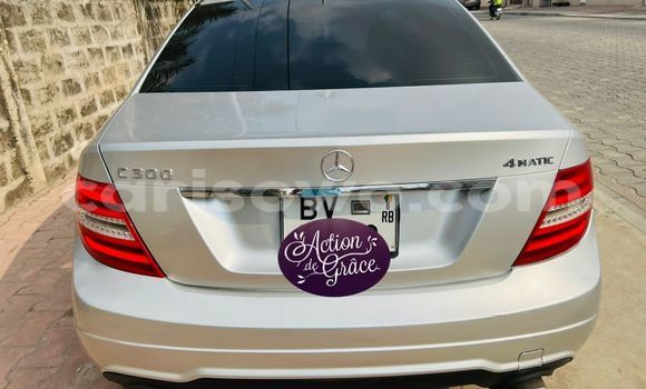 Buy Used Mercedes-Benz C-Classe White Car in Cotonou in Benign