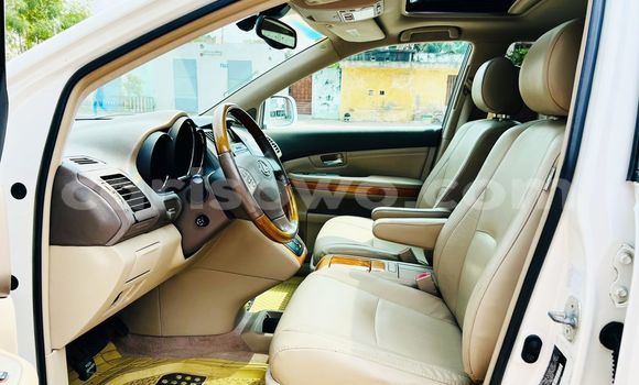 Sayi Na hannu Lexus RX 300 White Mota in Cotonou a Benin Sayi Na hannu Lexus RX 300 White Mota in Cotonou a Benin