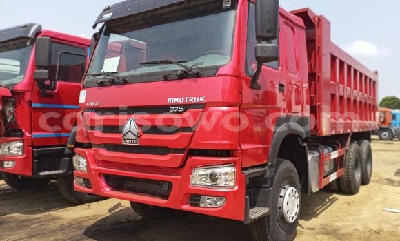 Sayi Sabo Volvo F4 Red Babbar mota in Cotonou a Benin