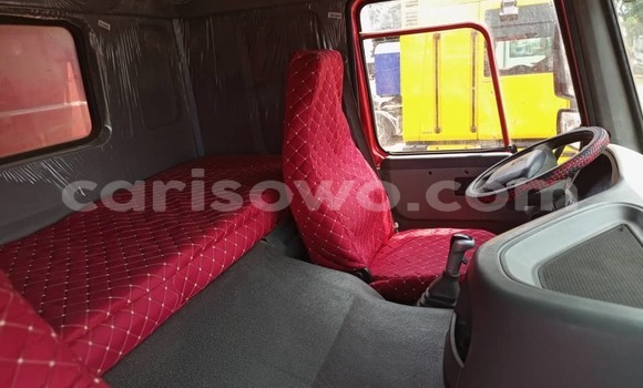 Sayi Sabo Volvo F4 Red Babbar mota in Cotonou a Benin Sayi Sabo Volvo F4 Red Babbar mota in Cotonou a Benin