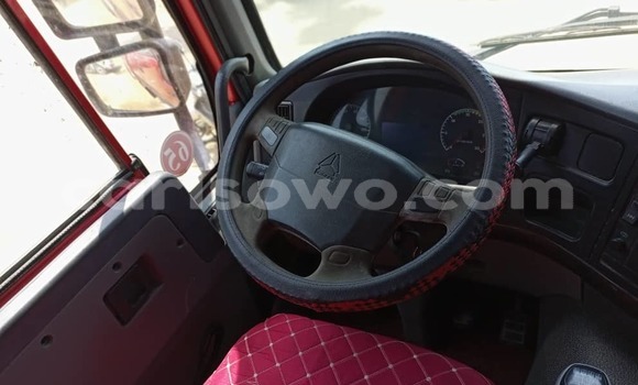 Sayi Sabo Volvo F4 Red Babbar mota in Cotonou a Benin Sayi Sabo Volvo F4 Red Babbar mota in Cotonou a Benin