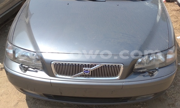 Sayi Na hannu Volvo S60 Brown Mota in Cotonou a Benin