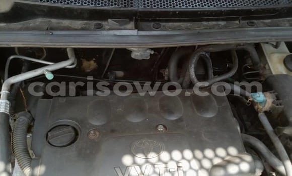 Ra Àlòkù Toyota Yaris Silver Ọkọ̀ in Cotonou ni Benin Ra Àlòkù Toyota Yaris Silver Ọkọ̀ in Cotonou ni Benin