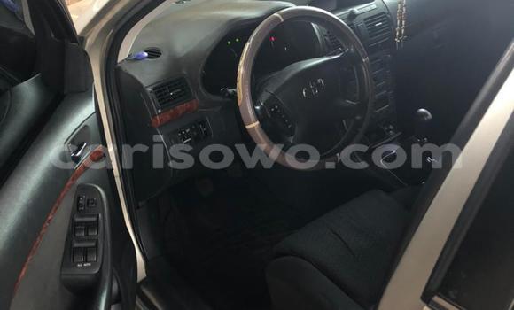 Ra Àlòkù Toyota Avensis Silver Ọkọ̀ in Cotonou ni Benin Ra Àlòkù Toyota Avensis Silver Ọkọ̀ in Cotonou ni Benin