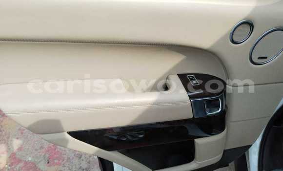 Acheter Occasion Voiture Land Rover Range Rover Vogue Blanc à Cotonou, Benin Acheter Occasion Voiture Land Rover Range Rover Vogue Blanc à Cotonou, Benin