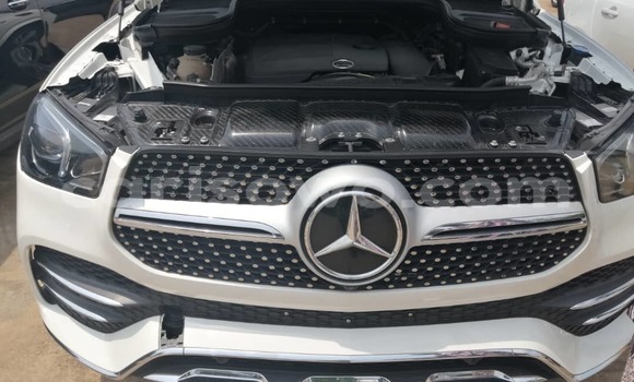 Sayi Sabo Mercedes-Benz GLE White Mota in Cotonou a Benin Sayi Sabo Mercedes-Benz GLE White Mota in Cotonou a Benin