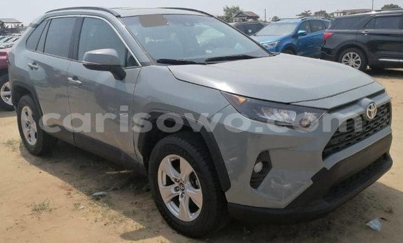 Sayi Na hannu Toyota RAV4 Sauran Mota in Cotonou a Benin Sayi Na hannu Toyota RAV4 Sauran Mota in Cotonou a Benin