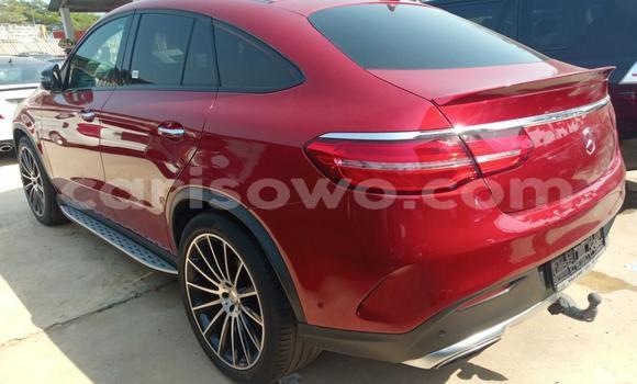 Acheter Occasion Voiture Mercedes-Benz GLE Rouge à Cotonou, Benin Acheter Occasion Voiture Mercedes-Benz GLE Rouge à Cotonou, Benin