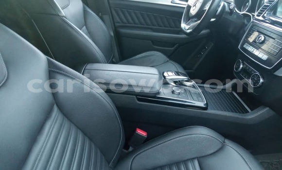 Acheter Occasion Voiture Mercedes-Benz GLE Rouge à Cotonou, Benin Acheter Occasion Voiture Mercedes-Benz GLE Rouge à Cotonou, Benin