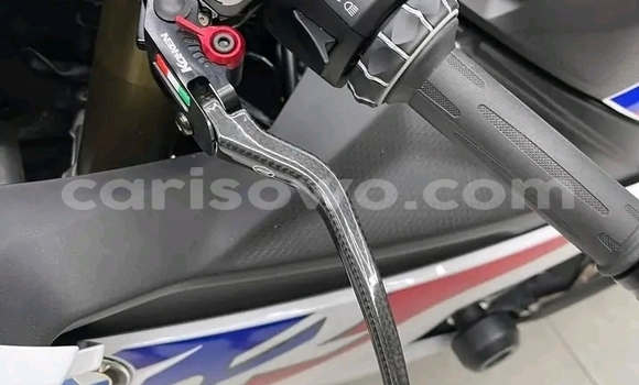 Acheter Neuf Moto BMW S 1000 Blanc à Cotonou, Benin Acheter Neuf Moto BMW S 1000 Blanc à Cotonou, Benin