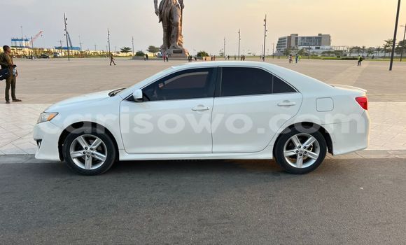 Sayi Na hannu Toyota Camry White Mota in Cotonou a Benin Sayi Na hannu Toyota Camry White Mota in Cotonou a Benin