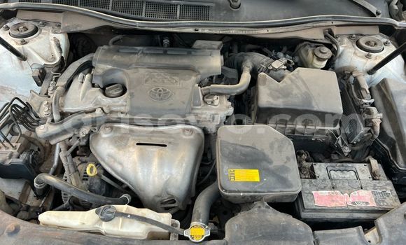 Sayi Na hannu Toyota Camry White Mota in Cotonou a Benin Sayi Na hannu Toyota Camry White Mota in Cotonou a Benin