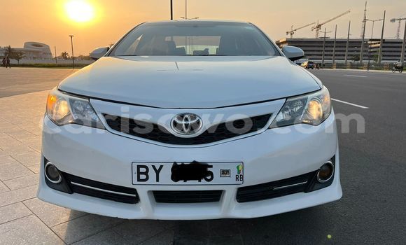Sayi Na hannu Toyota Camry White Mota in Cotonou a Benin Sayi Na hannu Toyota Camry White Mota in Cotonou a Benin