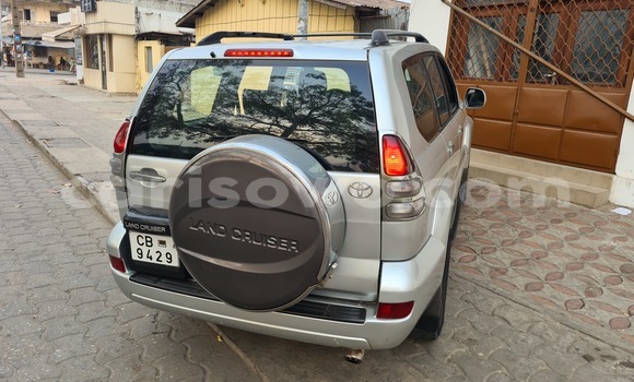 Sayi Na hannu Toyota Prado Azurfa Mota in Cotonou a Benin