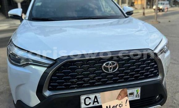 Acheter Occasion Voiture Toyota Corolla Cross Blanc à Cotonou, Benin