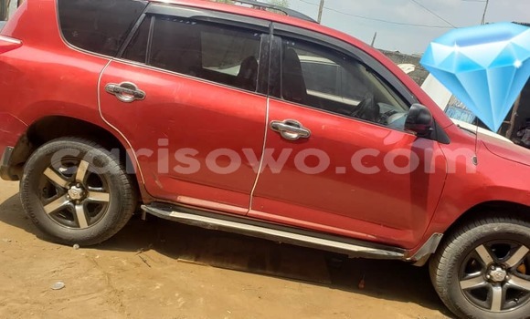 Sayi Na hannu Toyota RAV4 Red Mota in Cotonou a Benin