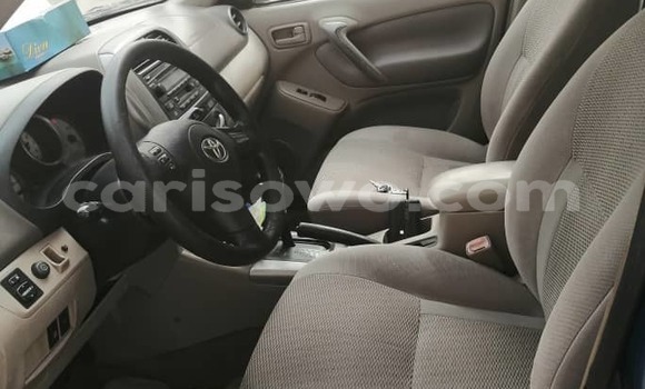 Sayi Na hannu Toyota RAV4 Blue Mota in Cotonou a Benin Sayi Na hannu Toyota RAV4 Blue Mota in Cotonou a Benin