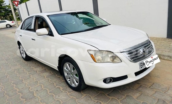 Ra Àlòkù Toyota Avalon funfun Ọkọ̀ in Cotonou ni Benin Ra Àlòkù Toyota Avalon funfun Ọkọ̀ in Cotonou ni Benin