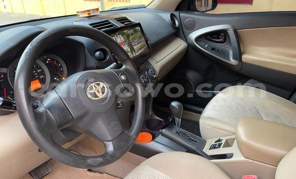Ra Àlòkù Toyota RAV4 Silver Ọkọ̀ in Cotonou ni Benin Ra Àlòkù Toyota RAV4 Silver Ọkọ̀ in Cotonou ni Benin
