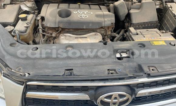 Ra Àlòkù Toyota RAV4 Silver Ọkọ̀ in Cotonou ni Benin Ra Àlòkù Toyota RAV4 Silver Ọkọ̀ in Cotonou ni Benin