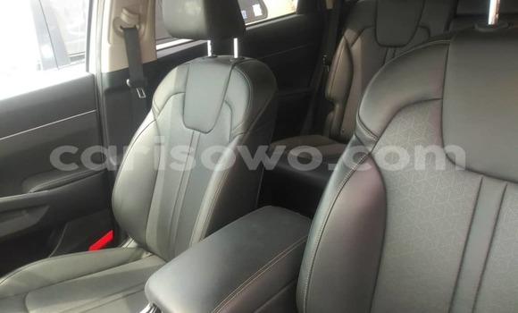 Ra Àlòkù Kia Sorento funfun Ọkọ̀ in Cotonou ni Benin Ra Àlòkù Kia Sorento funfun Ọkọ̀ in Cotonou ni Benin