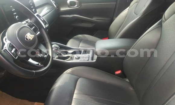 Ra Àlòkù Kia Sorento funfun Ọkọ̀ in Cotonou ni Benin Ra Àlòkù Kia Sorento funfun Ọkọ̀ in Cotonou ni Benin