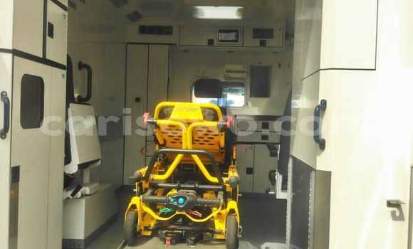 Acheter Occasion Utilitaire Mercedes‒Benz Sprinter Blanc à Cotonou, Benin Acheter Occasion Utilitaire Mercedes‒Benz Sprinter Blanc à Cotonou, Benin