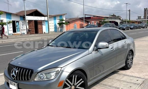 Ra Àlòkù Mercedes-Benz C-Classe Silver Ọkọ̀ in Cotonou ni Benin Ra Àlòkù Mercedes-Benz C-Classe Silver Ọkọ̀ in Cotonou ni Benin