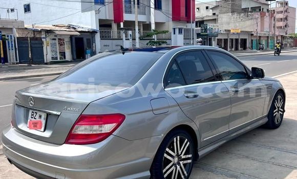 Ra Àlòkù Mercedes-Benz C-Classe Silver Ọkọ̀ in Cotonou ni Benin Ra Àlòkù Mercedes-Benz C-Classe Silver Ọkọ̀ in Cotonou ni Benin
