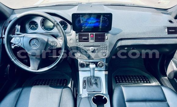 Ra Àlòkù Mercedes-Benz C-Classe Silver Ọkọ̀ in Cotonou ni Benin Ra Àlòkù Mercedes-Benz C-Classe Silver Ọkọ̀ in Cotonou ni Benin