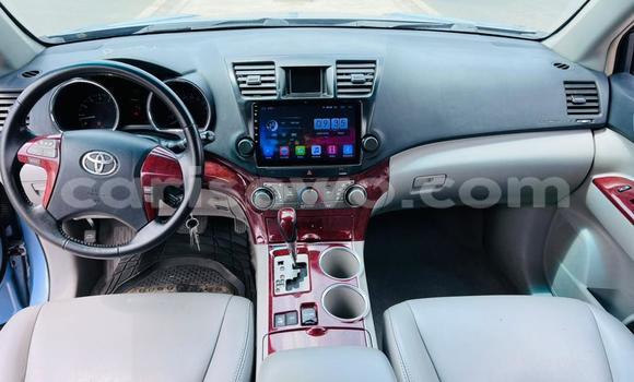 Ra Àlòkù Toyota Highlander Blue Ọkọ̀ in Abomey Calavi ni Benin Ra Àlòkù Toyota Highlander Blue Ọkọ̀ in Abomey Calavi ni Benin