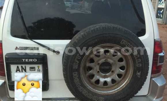 Ra Àlòkù Mitsubishi Montero funfun Ọkọ̀ in Cotonou ni Benin Ra Àlòkù Mitsubishi Montero funfun Ọkọ̀ in Cotonou ni Benin