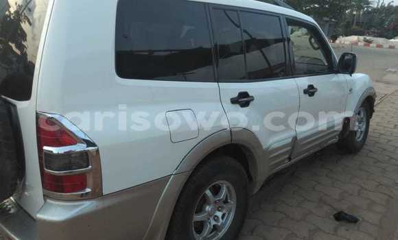 Ra Àlòkù Mitsubishi Montero funfun Ọkọ̀ in Cotonou ni Benin Ra Àlòkù Mitsubishi Montero funfun Ọkọ̀ in Cotonou ni Benin