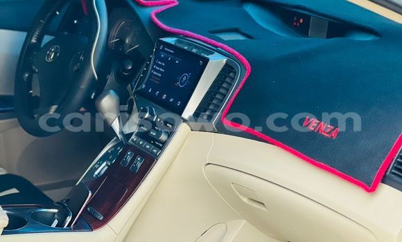 Ra Àlòkù Toyota Venza funfun Ọkọ̀ in Cotonou ni Benin Ra Àlòkù Toyota Venza funfun Ọkọ̀ in Cotonou ni Benin