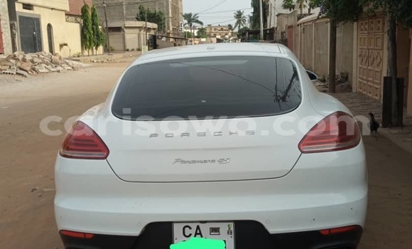 Sayi Na hannu Porsche Panamera White Mota in Cotonou a Benin Sayi Na hannu Porsche Panamera White Mota in Cotonou a Benin