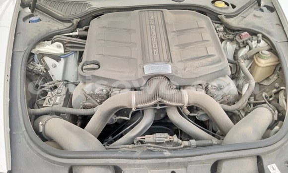 Sayi Na hannu Porsche Panamera White Mota in Cotonou a Benin Sayi Na hannu Porsche Panamera White Mota in Cotonou a Benin