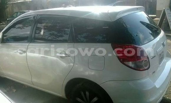 Acheter Occasion Voiture Toyota Matrix Blanc à Cotonou au Benin Acheter Occasion Voiture Toyota Matrix Blanc à Cotonou au Benin