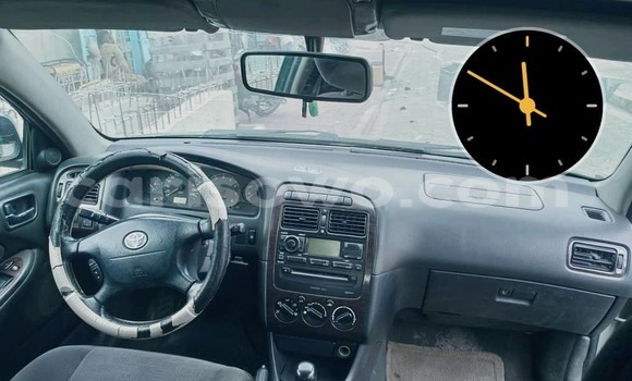 Sayi Na hannu Toyota Avensis Azurfa Mota in Abomey Calavi a Benin Sayi Na hannu Toyota Avensis Azurfa Mota in Abomey Calavi a Benin