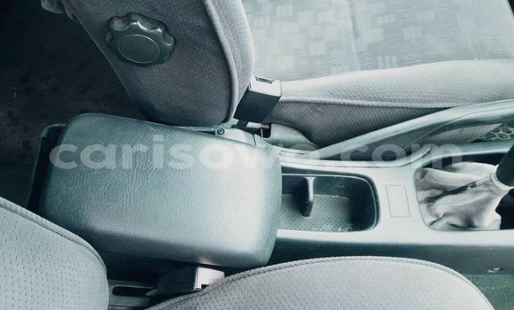 Sayi Na hannu Toyota Avensis Azurfa Mota in Abomey Calavi a Benin Sayi Na hannu Toyota Avensis Azurfa Mota in Abomey Calavi a Benin