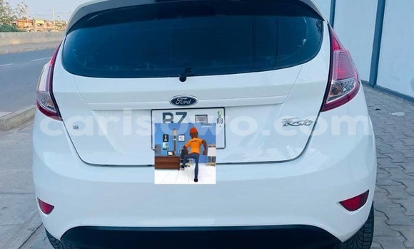 Acheter Occasion Voiture Ford Escape Blanc à Cotonou, Benin Acheter Occasion Voiture Ford Escape Blanc à Cotonou, Benin