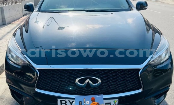 Sayi Na hannu Infiniti QX30 Black Mota in Cotonou a Benin