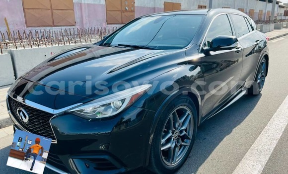 Sayi Na hannu Infiniti QX30 Black Mota in Cotonou a Benin Sayi Na hannu Infiniti QX30 Black Mota in Cotonou a Benin