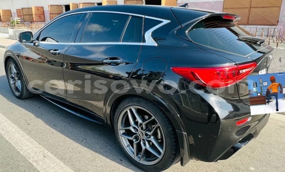 Sayi Na hannu Infiniti QX30 Black Mota in Cotonou a Benin Sayi Na hannu Infiniti QX30 Black Mota in Cotonou a Benin