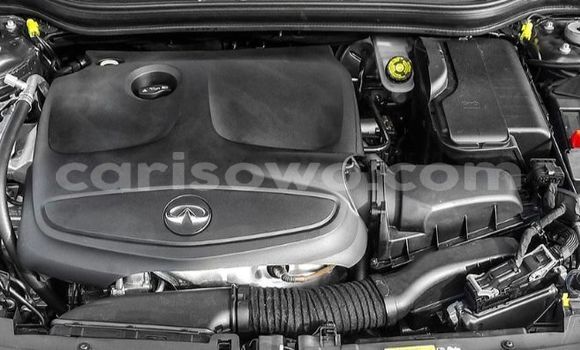 Sayi Na hannu Infiniti QX30 Black Mota in Cotonou a Benin Sayi Na hannu Infiniti QX30 Black Mota in Cotonou a Benin